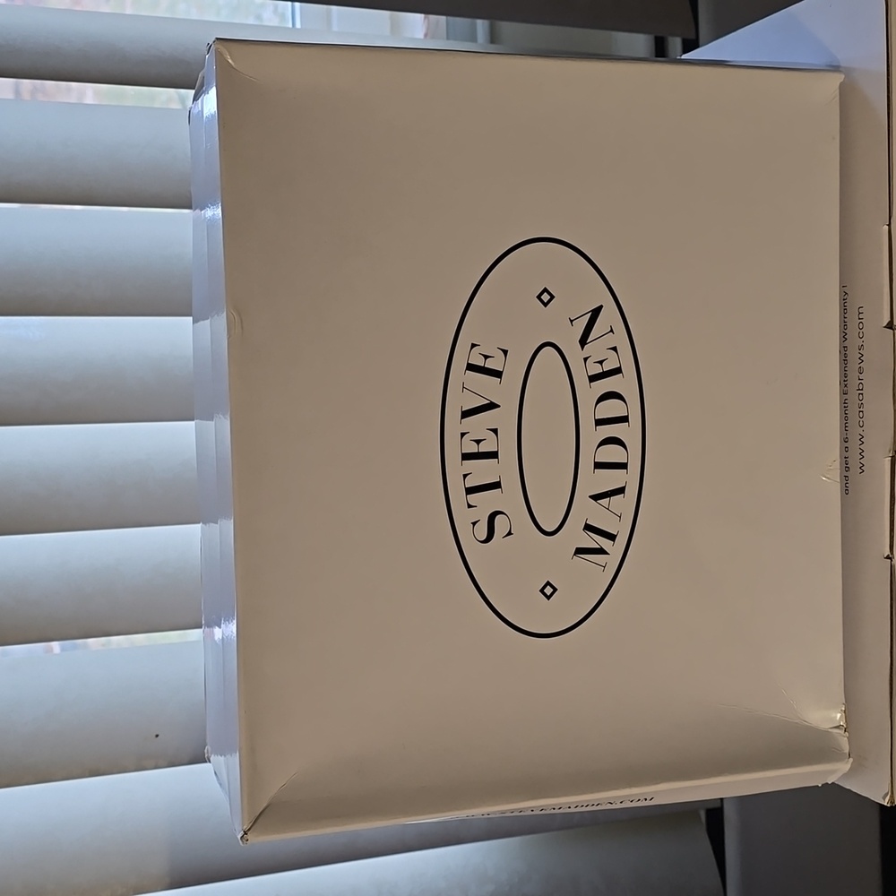 STEVE MADDEN SHOE BOX